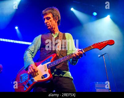 Tunbridge Wells, Regno Unito. 27 luglio 2023. Johnny Marr durante il suo tour Headline Show del 2023 con le canzoni del suo album del 2022 "Fever Dreams Pts 1-4" all'Assembley Hall Theatre, Tunbridge Wells, Kent, Regno Unito, il 27 2023 luglio. Crediti: Francis Knight/Alamy Live News Foto Stock