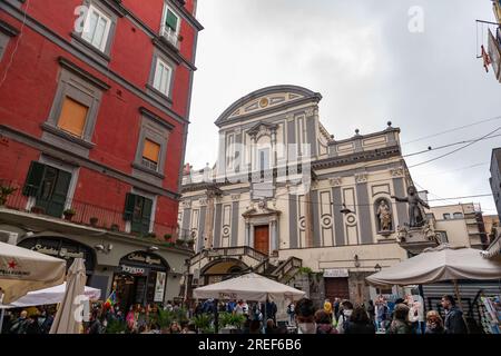 Napoli - 9 aprile 2022: San Paolo maggiore è una basilica di Napoli, Italia meridionale, e luogo di sepoltura di Gaetano Thiene. Foto Stock