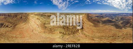 Vista sul canyon del fiume San Juan nello Utah da Muley Point vicino alla Monument Valley Foto Stock