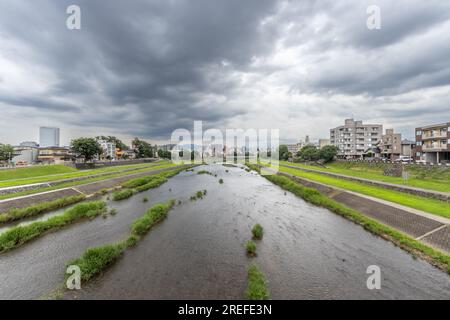 Vista del fiume Saigawa, Kanazawa, Ishikawa, Giappone. Foto Stock