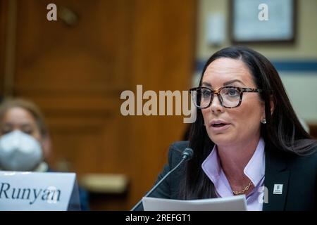 Washington, Vereinigte Staaten. 27 luglio 2023. Prima libertà Senior Counsel Danielle Runyan appare davanti a un House Select SubCommittee on the Coronavirus Pandemic Hearing âBecause i Said so: Examining the Science and Impact of Covid-19 Vaccine Mandatesâ nel Rayburn House Office Building a Washington, DC, giovedì 27 luglio 2023. Credito: Rod Lamkey/CNP/dpa/Alamy Live News Foto Stock