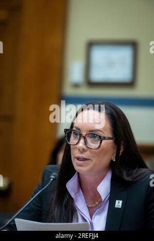 La First Liberty Senior Counsel Danielle Runyan appare davanti a un'audizione House Select Subcommittee on the Coronavirus Pandemic "Because i Said so: Examining the Science and Impact of Covid-19 Vaccine Mandates" nel Rayburn House Office Building di Washington, DC, giovedì 27 luglio 2023. Credito: Rod Lamkey/CNP /MediaPunch Foto Stock