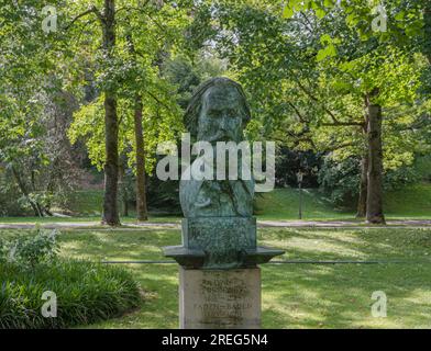 Busto dello scrittore russo Ivan Turgenev nel parco lungo lichtentaler allee, Baden-Baden, Baden-Wuerttemberg, Germania Foto Stock