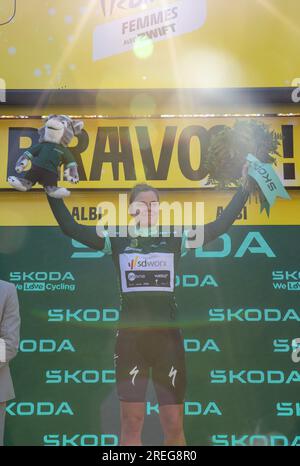 Albi, Francia. 27 luglio 2023. Lotte Kopecky (TEAM SD WORX) maglia gialla del Tour de France femminile sul podio di Albi, in Francia, il 27 2023 luglio. Foto di Arnaud Bertrand/ ABACAPRESS.COM credito: Abaca Press/Alamy Live News Foto Stock