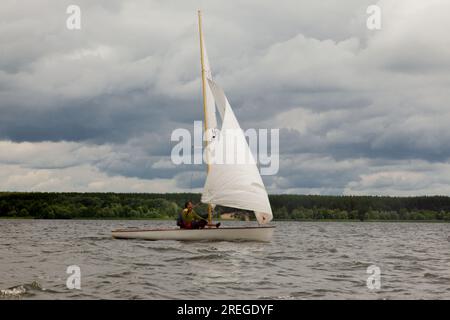 Regata di vela presso il bacino di Kharkov il 9 settembre 2017 Foto Stock