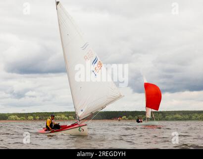 Regata di vela presso il bacino di Kharkov il 9 settembre 2017 Foto Stock