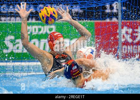 Fukuoka, Giappone. 28 luglio 2023. FUKUOKA, GIAPPONE - LUGLIO 28: Laura Aarts dei Paesi Bassi durante la partita di pallanuoto femminile tra Italia e Paesi Bassi il giorno 15 dei Campionati mondiali di acquacoltura 2023 di Fukuoka alla Marine Messe Fukuoka Hall B il 28 luglio 2023 a Fukuoka, Giappone. (Foto di Pablo Morano/Agenzia BSR) credito: Agenzia BSR/Alamy Live News Foto Stock