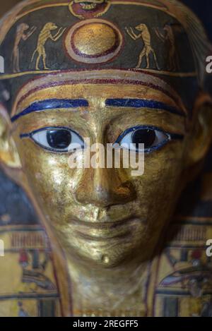 Roma, Italia - 27 novembre 2022: Maschera funeraria di Nymaatre nel Museo Gregoriano Egizio, città del Vaticano Foto Stock