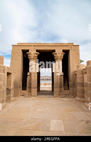 Tempio di Philae dell'ISIS sull'isola di Agilkia nel lago Nasser Foto Stock