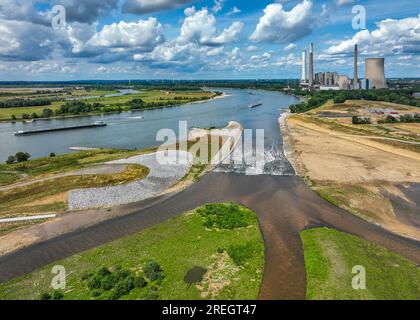 Dinslaken, Voerde, Renaturazione dell'Emscher. Nuovo estuario di Emscher nel Reno. Sul retro i decommissionati Foto Stock