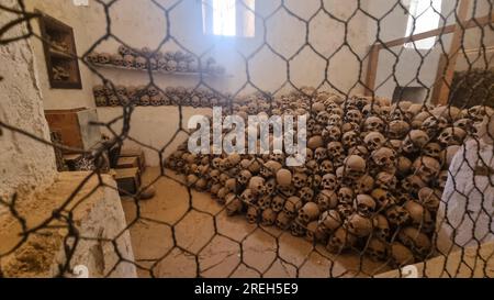 Teschi nell'ossario del monastero di Santa Caterina (دير القدّيسة كاترين o Moni tis Agias Aikaterinis), ufficialmente Sacro autonomo reale Mona Foto Stock