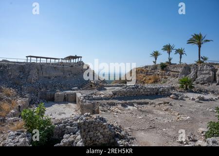 Vista generale Parco Nazionale Tel Megiddo. Megiddo è un tel (collina) composto da 26 strati di rovine di antiche città in una posizione strategica a capo Foto Stock