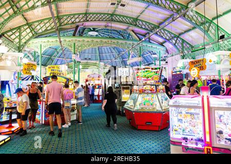 Palace of Fun e sala giochi sul molo di Brighton Palace, Brighton, Inghilterra, Regno Unito Foto Stock