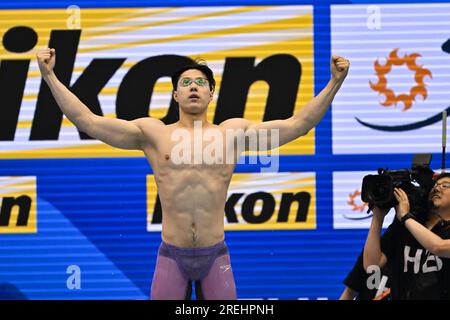 Fukuoka, Giappone. 28 luglio 2023. Qin Haiyang della Cina reagisce dopo la finale maschile di nuoto dei 200 metri di breaststroke ai Campionati mondiali di nuoto a Fukuoka, in Giappone, il 28 luglio 2023. Crediti: Zhang Xiaoyu/Xinhua/Alamy Live News Foto Stock