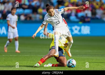 Sydney, Australia. 25 luglio 2023. Linda Caicedo (18) della Colombia e Kang Chae-Rim (23) in azione durante la Coppa del mondo femminile FIFA 2023 Australia/nuova Zelanda tra Colombia e Corea all'Aussie Stadium. Punteggio finale: Colombia 2 - Corea del Sud 0. Credito: SOPA Images Limited/Alamy Live News Foto Stock