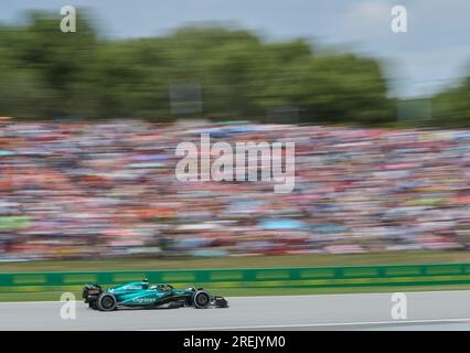 04.06.2023. Montmeló, Spagna, Fernando Alonso attraversando la pelouse nel Gran Premio di Spagna di Formula 1 2023 Foto Stock
