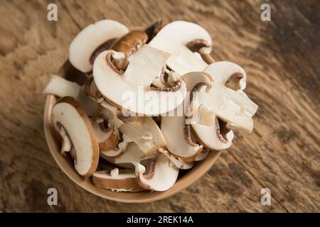 Funghi di castagno, coltivati in Polonia e importati nel Regno Unito. Foto Stock