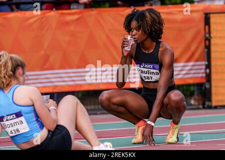 BREDA, PAESI BASSI - LUGLIO 28: Elisabeth Paulina di Rotterdam Atletiek che gareggia su donne - 400 metri semifinale durante i Campionati nazionali olandesi di atletica leggera il 28 luglio 2023 a Breda, Paesi Bassi (foto di Andre Weening/Orange Pictures) credito: Orange Pics BV/Alamy Live News Foto Stock