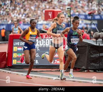 Senayet Getachew dell'Etiopia gareggia nei 5000m femminili al Wanda Diamond League London Event, London Stadium il 23 luglio 2023. Foto di G Foto Stock