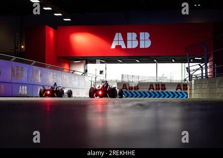 Branding ABB durante l'ePrix di Londra Hankook 2023, dodicesimo incontro del Campionato Mondiale di Formula e ABB FIA 2022-23, sull'Excel London dal 29 al 30 luglio 2023 a Londra, Regno Unito Foto Stock