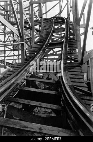 San Francisco, California: c. 1940 primo piano del Playland at the Beach, le montagne russe The Big Dipper. Foto Stock