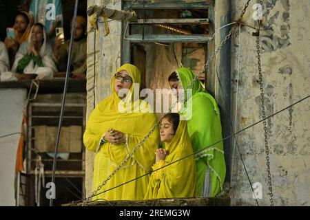 Ajmer, India. 28 luglio 2023. Processione di Tazia durante il mese santo di Muharram davanti a dargah Ajmer. (Foto di Shaukat Ahmed/Pacific Press) Credit: Pacific Press Media Production Corp./Alamy Live News Foto Stock