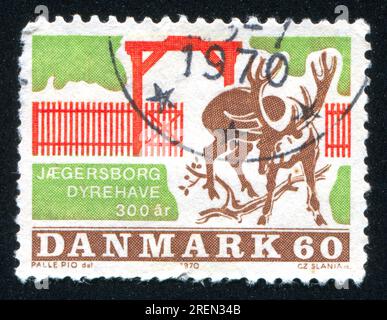 DANIMARCA - CIRCA 1970: Timbro stampato dalla Danimarca, mostra cervo, circa 1970 Foto Stock