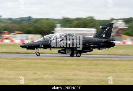 Qatar Emiri Air Force Hawk MK.167, arriva al Royal International Air Tattoo 2023 Foto Stock