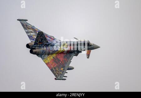 L'Eurofighter EF2000 dell'Aeronautica tedesca arriva al Royal International Air Tattoo 2023 Foto Stock