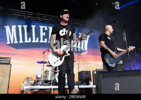 Fredrikstad, Norvegia. 28 luglio 2023. Il gruppo punk rock svedese Millencolin esegue un concerto dal vivo durante il festival norvegese Maanefestivalen 2023 a Fredrikstad. Qui il chitarrista Mathias Färm è visto dal vivo sul palco. (Foto: Gonzales Photo - per-otto Oppi). Foto Stock