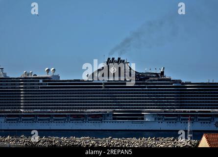 Marsiglia, Francia. 28 luglio 2023. La nave da crociera MSC Seashore arriva al porto francese mediterraneo di Marsiglia. Credito: SOPA Images Limited/Alamy Live News Foto Stock
