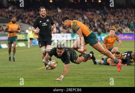 Melbourne, Australia. 29 luglio 2023. Rieko Ioane della nuova Zelanda segna una meta durante la partita di test New Zealand All Blacks contro Australian Wallabies Bledisloe Cup e Rugby Championship al MCG di Melbourne, Australia, sabato 29 luglio 2023. Crediti: Alamy Live News Foto Stock