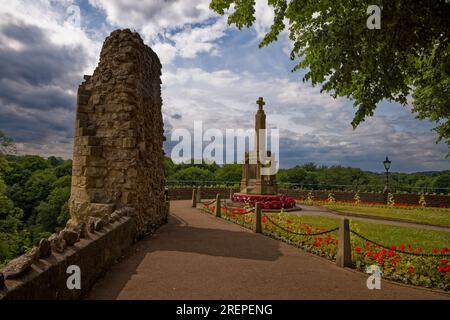 Memoriale di guerra al castello di Knaresborough Foto Stock