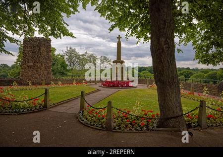 Memoriale di guerra al castello di Knaresborough Foto Stock