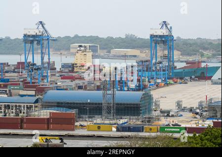 KENYA, Mombasa, porto marittimo, terminale container CT-1, nave container danese SeaGo Bremerhaven / KENIA, Mombasa, Seehafen, Containerterminal CT-1 Foto Stock