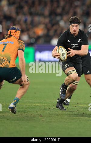 Melbourne, Australia. 29 luglio 2023; Melbourne Cricket Ground, Melbourne, Victoria, Australia: L'eToro Rugby Championship Australia vs New Zealand; Scott Barrett della nuova Zelanda attacca l'Australia Defense Credit: Action Plus Sports Images/Alamy Live News Foto Stock