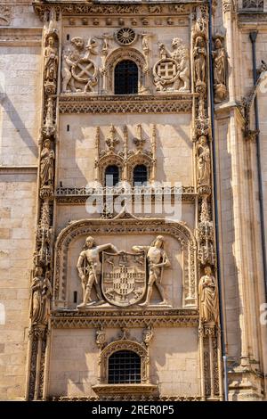 La Cattedrale di Santa Maria di Burgos, centro storico. È dedicato alla Vergine Maria. Provincia di Burgos, Comunità autonoma di Castiglia-León Foto Stock