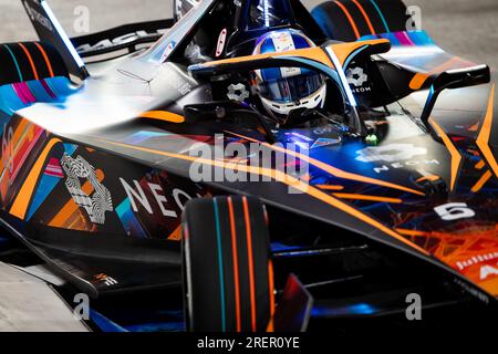 Londra, Royaume University. 28 luglio 2023. 05 HUGHES Jake (gbr), Neom McLaren Formula e Team, Spark-Nissan, Nissan e-4ORCE 04, azione durante l'ePrix Hankook London 2023, dodicesimo meeting del Campionato Mondiale ABB FIA Formula e 2022-23, sull'Excel London dal 29 al 30 luglio 2023 a Londra, Regno Unito - foto Joao Filipe/DPPI Credit: DPPI Media/Alamy Live News Foto Stock