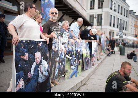 Varsavia, Voivodato Masoviano, Polonia - 23 luglio 2023: Protesta contro l'uso della violenza da parte delle forze di polizia polacche. Foto Stock