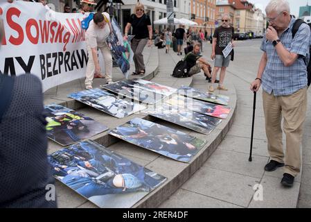 Varsavia, Voivodato Masoviano, Polonia - 23 luglio 2023: Protesta contro l'uso della violenza da parte delle forze di polizia polacche. Foto Stock