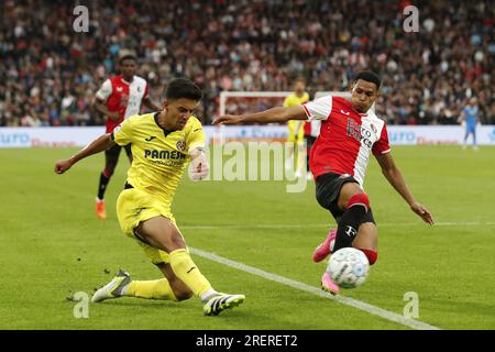 ROTTERDAM - (lr) Ilias Akhomach di Villarreal CF, Marcos Lopez di Feyenoord durante l'amichevole tra Feyenoord e Villareal CF al Feyenoord Stadion de Kuip il 27 luglio 2023 a Rotterdam, Paesi Bassi. AP | altezza olandese | BART STOUTJESDYK Foto Stock
