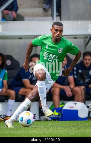 Taunusstein Wehen, Germania. 22 luglio 2023. TAUNUSSTEIN-WEHEN, GERMANIA - 22 LUGLIO: Deroy Duarte di fortuna Sittard durante l'amichevole pre-stagionale tra SV Wehen Wiesbaden e fortuna Sittard alla BRITA-Arena il 22 luglio 2023 a Taunusstein-Wehen, Germania (foto di Orange Pictures) credito: Orange Pics BV/Alamy Live News Foto Stock