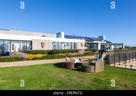 Benguela Cove Winery, Walker Bay, Hermanus, Western Cape Winelands, South Africa, classificata tra le migliori 50 aziende vinicole del mondo Foto Stock