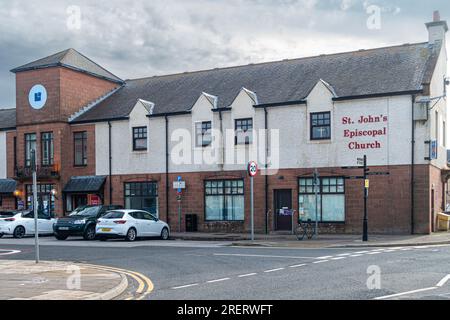 St John the Evangelist Scottish Episcopal Church, un edificio polifunzionale (la chiesa è bove una biblioteca) nel centro di Stranraer, Dumfries and Galloway, SCO Foto Stock