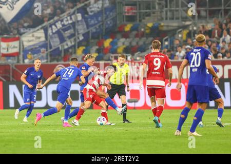 Düsseldorf, Germania, 29.07.2023. Fortuna Duesseldorf vs. Hertha BSC, calcio, 2. Bundesliga, 1. Matchday, stagione 2023/2024. LE NORMATIVE DFL VIETANO L'USO DI FOTOGRAFIE COME SEQUENZE DI IMMAGINI E/O QUASI-VIDEO. Credito: NewsNRW / Alamy Live News Foto Stock