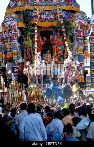 Festival dei carri del Tempio nel tempio Kapaleeswarar a Mylapore a Chennai, Tamil Nadu, India, Asia Foto Stock