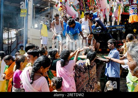 Festival dei carri del Tempio nel tempio Kapaleeswarar a Mylapore a Chennai, Tamil Nadu, India, Asia Foto Stock