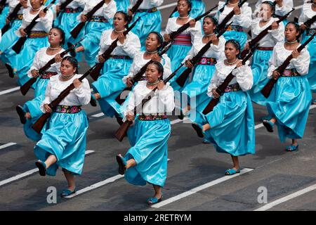 Lima, Perù. 29 luglio 2023. I soldati partecipano a una parata per celebrare il 202° anniversario dell'indipendenza del Perù a Lima, in Perù, il 29 luglio 2023. Crediti: Mariana Bazo/Xinhua/Alamy Live News Foto Stock