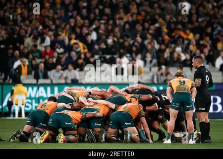 Melbourne, Australia, 29 luglio 2023. Una mischia tra i Wallabies e i giocatori degli All Blacks durante il match di Bledisloe Cup tra Australia Wallabies e New Zealand All Blacks al Melbourne Cricket Ground il 29 luglio 2023 a Melbourne, Australia. Crediti: Dave Hewison/Speed Media/Alamy Live News Foto Stock