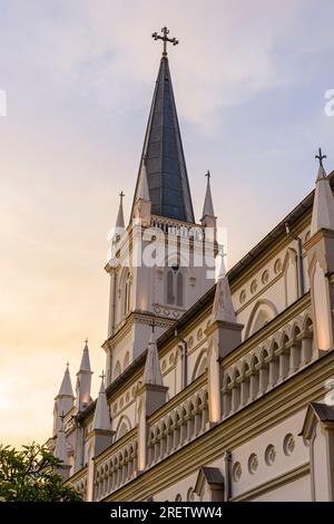 Campanile in vecchio stile gotico della cappella nella sala CHIJMES, complesso CHIJMES, Singapore Foto Stock